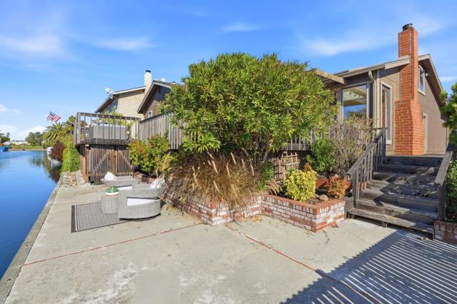 1190 Flying Fish Street, Foster City CA: https://media.crmls.org/mediaz/ec975ed4-e349-42a9-ab91-d00cb70cf807.jpg