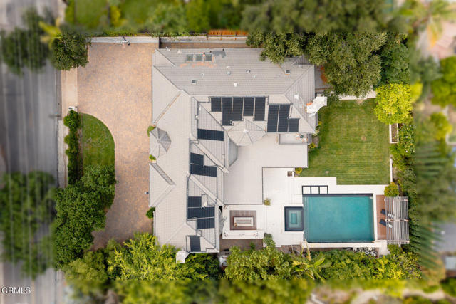 5008 La Canada Boulevard, La Canada Flintridge CA: https://media.crmls.org/mediaz/ec9786b2-f348-43f2-8620-1ba1ef401839.jpg