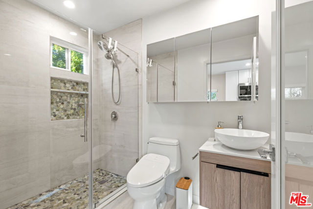 2329 Manning Avenue, Los Angeles CA: https://media.crmls.org/mediaz/ec97bb9e-2794-4a8d-b2a1-b44b04b27455.jpg