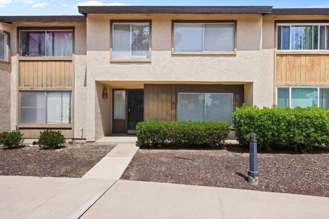 1079 Las Rosas Court, Chula Vista CA: https://media.crmls.org/mediaz/ec9840a7-ec99-4764-a8de-c56ce0483532.jpg