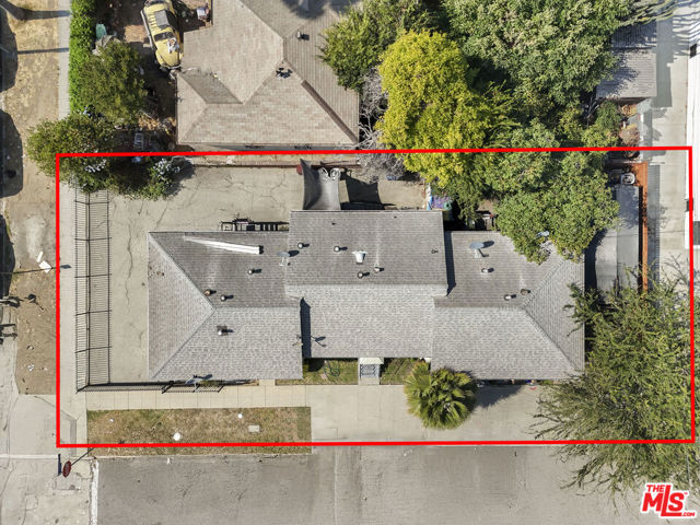447 W 118th Place, Los Angeles CA: https://media.crmls.org/mediaz/ec984fc7-8715-45bc-93f0-88d05f0c0c0e.jpg