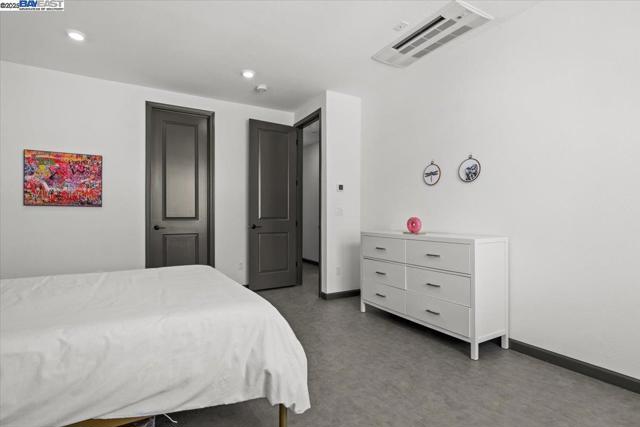 5483 Melissa Ln, Dublin CA: https://media.crmls.org/mediaz/ec98d568-7314-49fd-ac6b-57699f9303d0.jpg