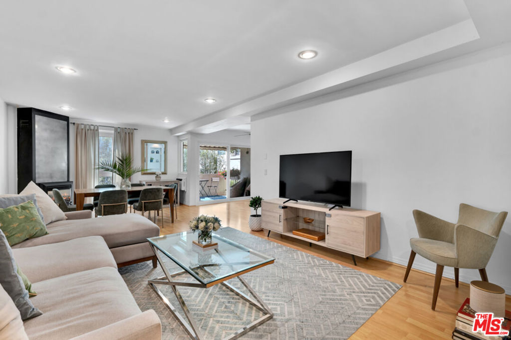 11789 Montana Avenue #15