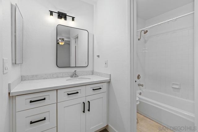 Image 18 of 30 For 3230 Ashford Street  B