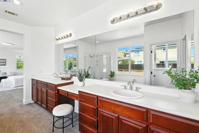 3909 Danbury Way, Fairfield CA: https://media.crmls.org/mediaz/ec9975c0-c447-4b56-b092-9bf956f88100.jpg