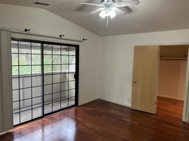 1 Burgundy Way, Yountville CA: https://media.crmls.org/mediaz/ec9a9f00-21e7-4ffd-8d54-8f7803f9945e.jpg