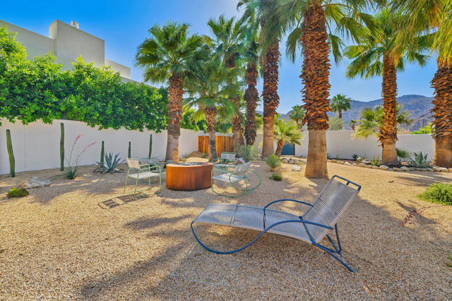 52862 Eisenhower Drive Drive, La Quinta CA: https://media.crmls.org/mediaz/ec9aaf23-3fdd-4382-ac15-7fe1057af052.jpg