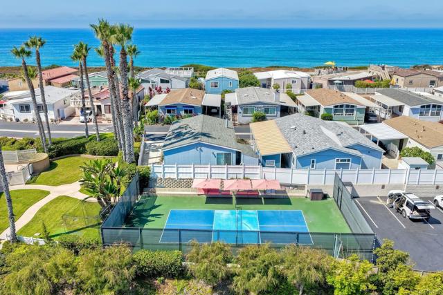 6503 Friendly Place, Carlsbad CA: https://media.crmls.org/mediaz/ec9aff2e-56d0-4818-8858-70c812a59ebf.jpg