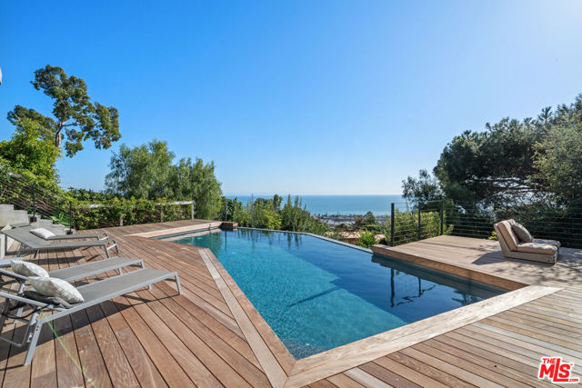 23812 Malibu Crest Drive, Malibu CA: https://media.crmls.org/mediaz/ec9b3cd6-7996-4df7-99ec-f01ae076973a.jpg