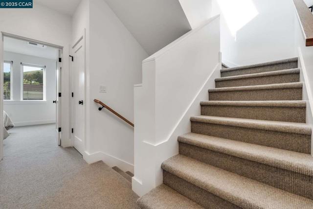 922 Brown Avenue, Lafayette CA: https://media.crmls.org/mediaz/ec9b6f76-f21d-4dea-ac6d-e17be897c065.jpg