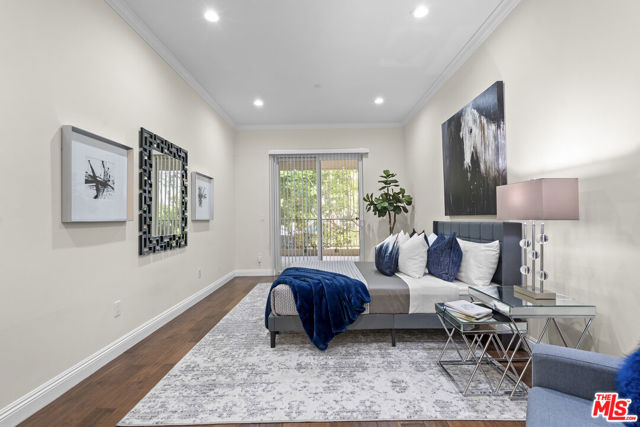 4848 Wilshire Boulevard, Los Angeles CA: https://media.crmls.org/mediaz/ec9b814a-084a-43d8-aafe-c074ba759686.jpg