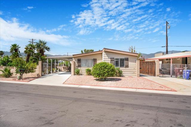 32857 Bloomfield Avenue, Thousand Palms CA: https://media.crmls.org/mediaz/ec9bb89a-82cc-43ff-9dd3-bb6b88e6fb2d.jpg