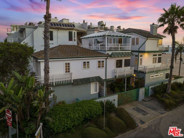 3501 Ocean Front Walk, Marina del Rey, California 90292, 3 Bedrooms Bedrooms, ,4 BathroomsBathrooms,Single Family Residence,For Sale,Ocean Front,22180635