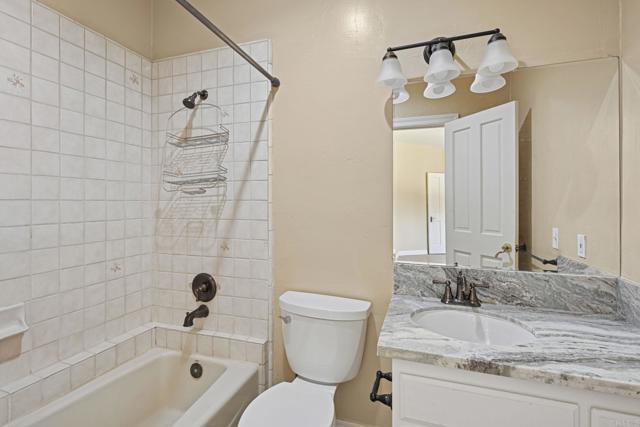 431 Flores de Oro, Rancho Santa Fe CA: https://media.crmls.org/mediaz/ec9c6444-94b6-439f-916b-6266873c6a03.jpg