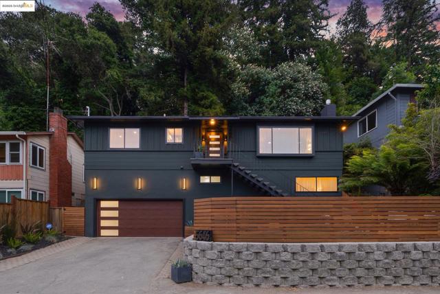 5646 Thornhill Dr, Oakland CA: https://media.crmls.org/mediaz/ec9d185e-8c3b-4031-97be-9af9a6d5deaa.jpg