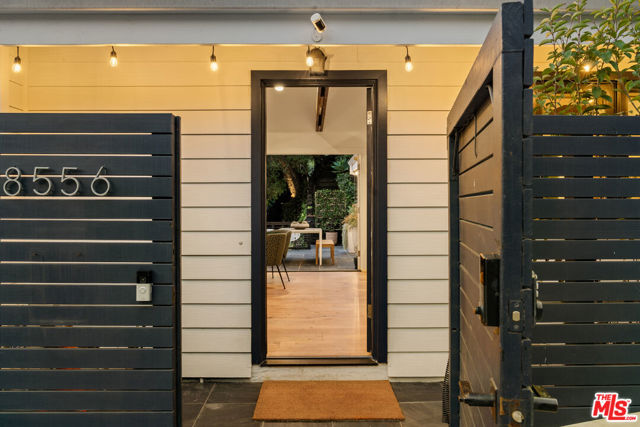 8556 Ridpath Drive, Los Angeles CA: https://media.crmls.org/mediaz/ec9d8002-a794-4a8c-a0c8-e90dc10d0c69.jpg