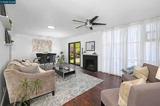 3189 Fitzpatrick Dr, Concord CA: https://media.crmls.org/mediaz/ec9da4ea-4470-4ceb-8961-a5568d6ca63f.jpg