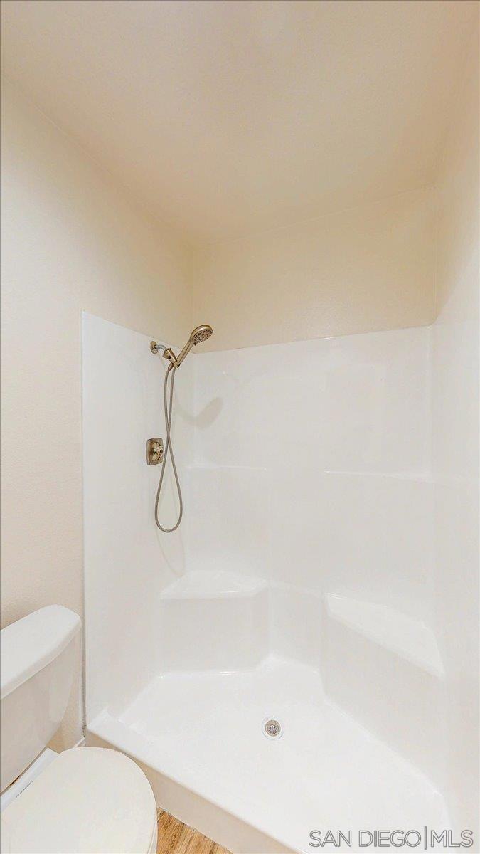 https://media.crmls.org/mediaz/ec9de1bc-cc92-41c4-9558-1eeacce5adb4.jpg?preset=X-Large