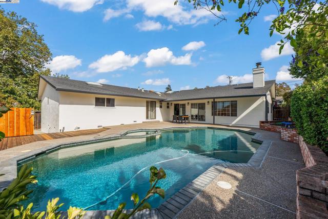 2561 Middlefield Ave, Fremont CA: https://media.crmls.org/mediaz/ec9dfb83-7c63-44da-bda2-f8e8778698b2.jpg