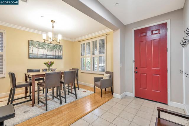 2036 Serra Ln, Hercules CA: https://media.crmls.org/mediaz/ec9e0694-51eb-4407-a826-e3a4d4bb1970.jpg