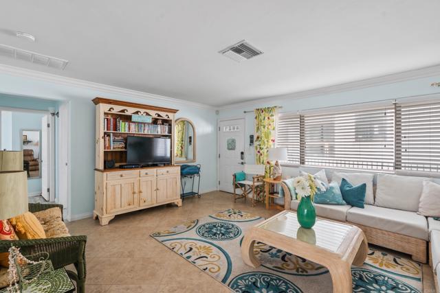 Detail Gallery Image 5 of 28 For 1052 Isabella Ave #D,  Coronado,  CA 92118 - 2 Beds | 1 Baths