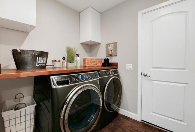 9947 Mesa Madera Dr, San Diego CA: https://media.crmls.org/mediaz/eca0416d-d35b-4934-a4fb-b54bfd164461.jpg