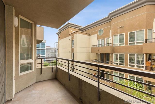 1465 C St, San Diego CA: https://media.crmls.org/mediaz/eca05bec-8ac9-4994-9466-095bc5d4a643.jpg