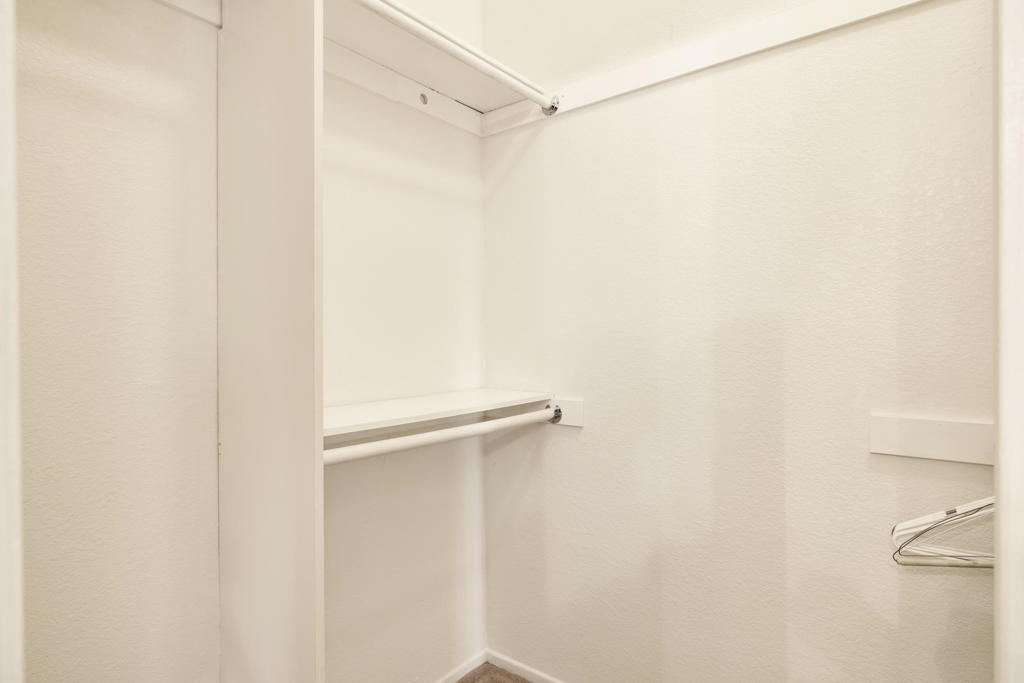 https://media.crmls.org/mediaz/eca1454b-ca54-4fbc-ade4-84a18035779a.jpg?preset=X-Large