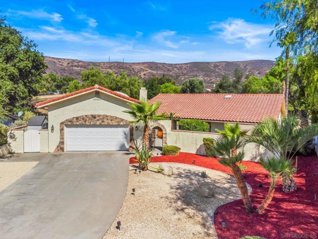 16345 Bassett Ct, Ramona CA: https://media.crmls.org/mediaz/eca1d5cc-d62b-44ca-b27e-c61e69ef2c00.jpg