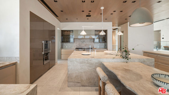 5012 Carbon Beach Terrace, Malibu CA: https://media.crmls.org/mediaz/eca31f38-681f-4131-be1c-1fb09b5be636.jpg