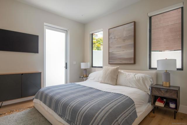 12994 Via Esperia, Del Mar CA: https://media.crmls.org/mediaz/eca3e376-bb1d-4d40-ba4d-bd15c4a39d06.jpg