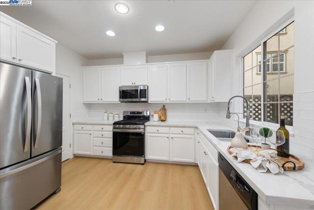 Image 4 of 41 For 3335 Vittoria Loop