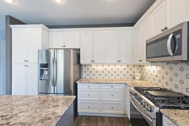 11927 Dapple Way, San Diego CA: https://media.crmls.org/mediaz/eca4385a-86a0-4894-8132-da2b02106823.jpg