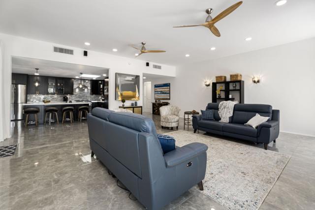 1 Temple Court, Rancho Mirage CA: https://media.crmls.org/mediaz/eca43d69-efb1-483f-aa05-8078de034c28.jpg