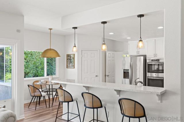 2084 Roberts Pl, Escondido CA: https://media.crmls.org/mediaz/eca4c15a-0029-4d0a-abcb-d5fc0bdff95a.jpg