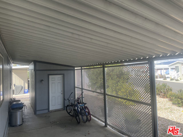 5001 W Florida Avenue, Hemet CA: https://media.crmls.org/mediaz/eca4cf22-8d56-4943-8579-dc71cbd36bec.jpg