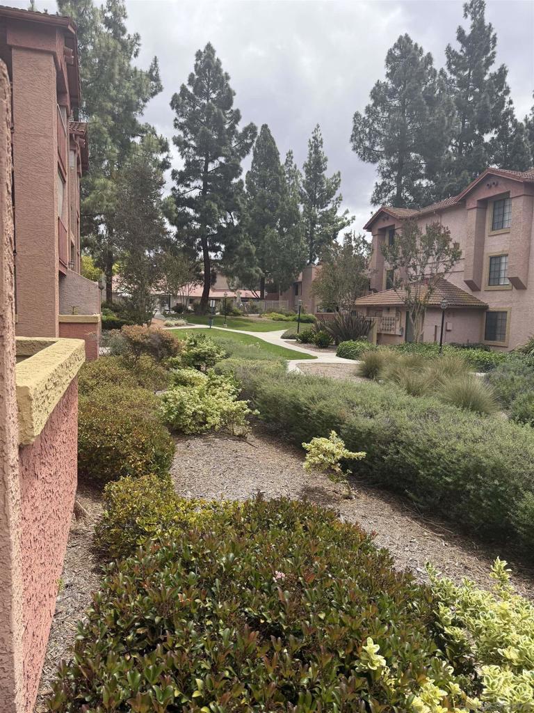 12067 Alta Carmel Ct - photo 6