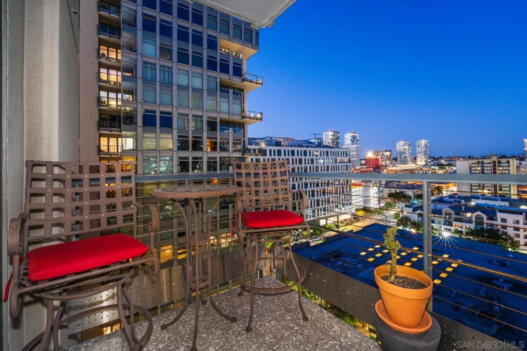 645 Front - photo 7