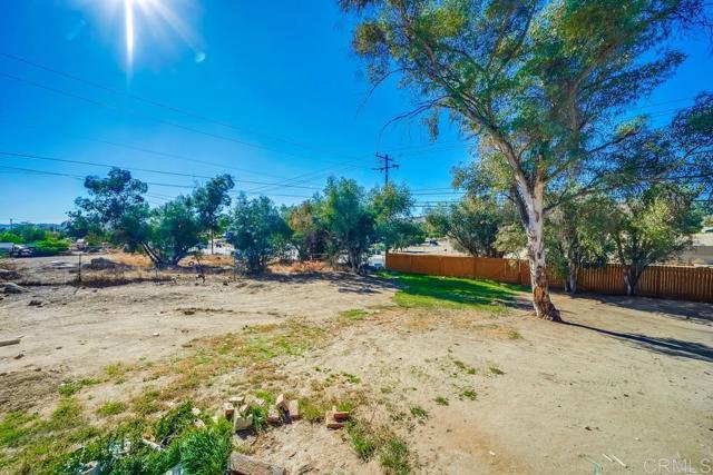 22776 Old Elsinore Road, Perris CA: https://media.crmls.org/mediaz/eca4ff81-f9bd-4836-836d-8bd9216b5dd9.jpg