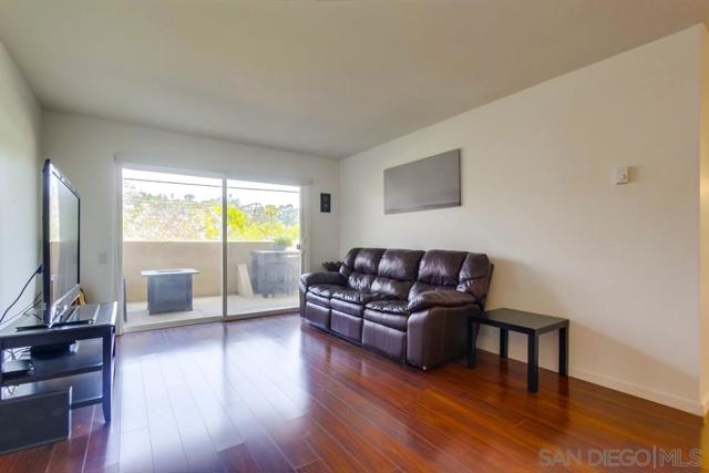 2609 Pico Pl, San Diego CA: https://media.crmls.org/mediaz/eca57dbf-b156-4c3f-a811-acc141579619.jpg