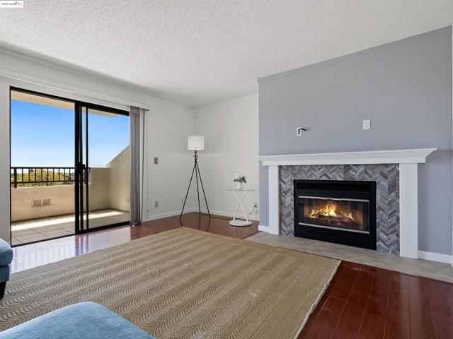 22012 Sevilla Rd, Hayward CA: https://media.crmls.org/mediaz/eca59175-84aa-4650-b88e-ea6191c5c4c6.jpg
