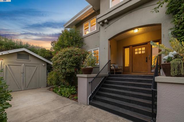 6040 LAWTON AVENUE, Oakland CA: https://media.crmls.org/mediaz/eca60a06-2dbd-427f-a417-29f2c26ac5fb.jpg