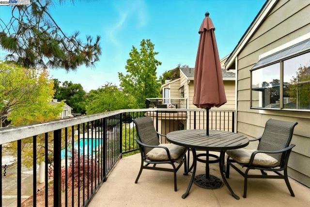 2437 Sebastopol Ln, Hayward CA: https://media.crmls.org/mediaz/eca61c9d-03c4-41e6-885e-c4b88a9ee519.jpg