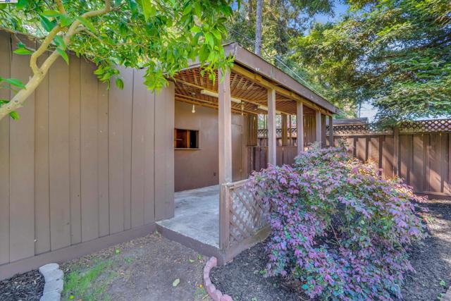 956 Tamarack Ave, San Jose CA: https://media.crmls.org/mediaz/eca65b1d-8c09-4097-906c-baaaf3ac0cef.jpg
