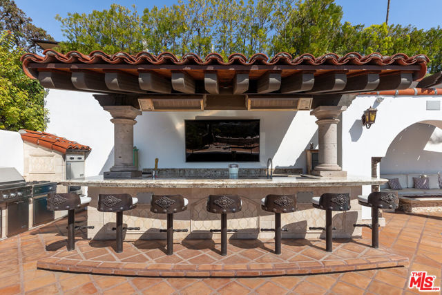 330 Kempton Road, Glendale CA: https://media.crmls.org/mediaz/eca65e23-2714-4bec-b9a4-320521c4297a.jpg
