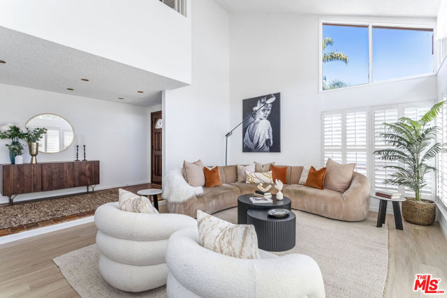 10200 Autumn Leaf Circle, Los Angeles, CA 90077