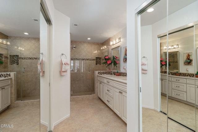 2206 Martinique Lane, Oxnard CA: https://media.crmls.org/mediaz/eca74b27-46c8-402f-9c4c-34b5fa971fb8.jpg
