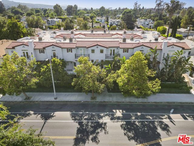 4541 Colfax Avenue, Studio City CA: https://media.crmls.org/mediaz/eca769d8-4214-410a-947a-0f08d00f70e4.jpg