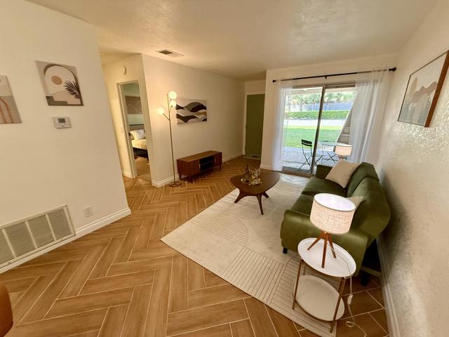 2875 N Los Felices Road, Palm Springs CA: https://media.crmls.org/mediaz/eca80311-0c93-4d67-b34e-fe88e080efe7.jpg