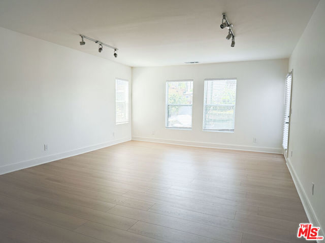 1947 Clinton Street, Los Angeles CA: https://media.crmls.org/mediaz/eca85317-02b2-4c4a-8afb-5d90ceab09a4.jpg